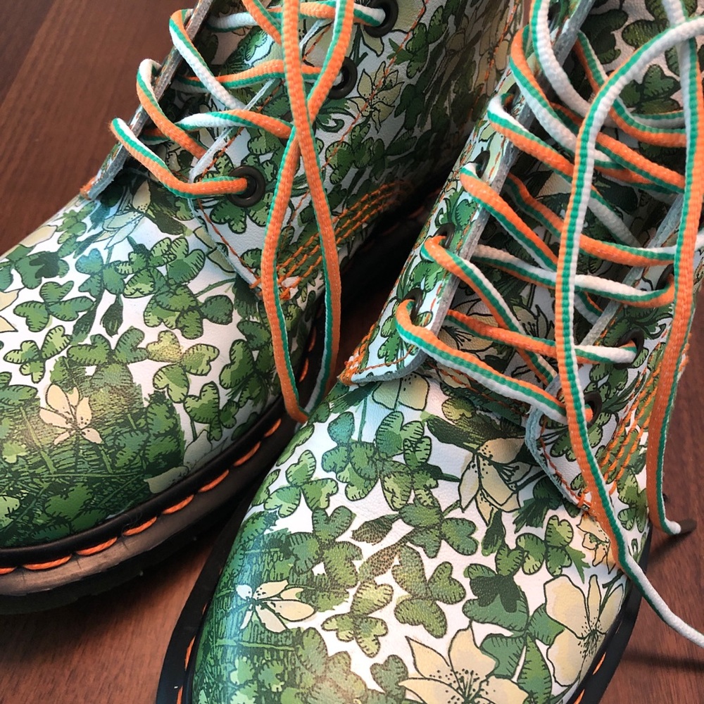 SOLD Limited edition shamrock Dr. Martens - Picture 6 of 8